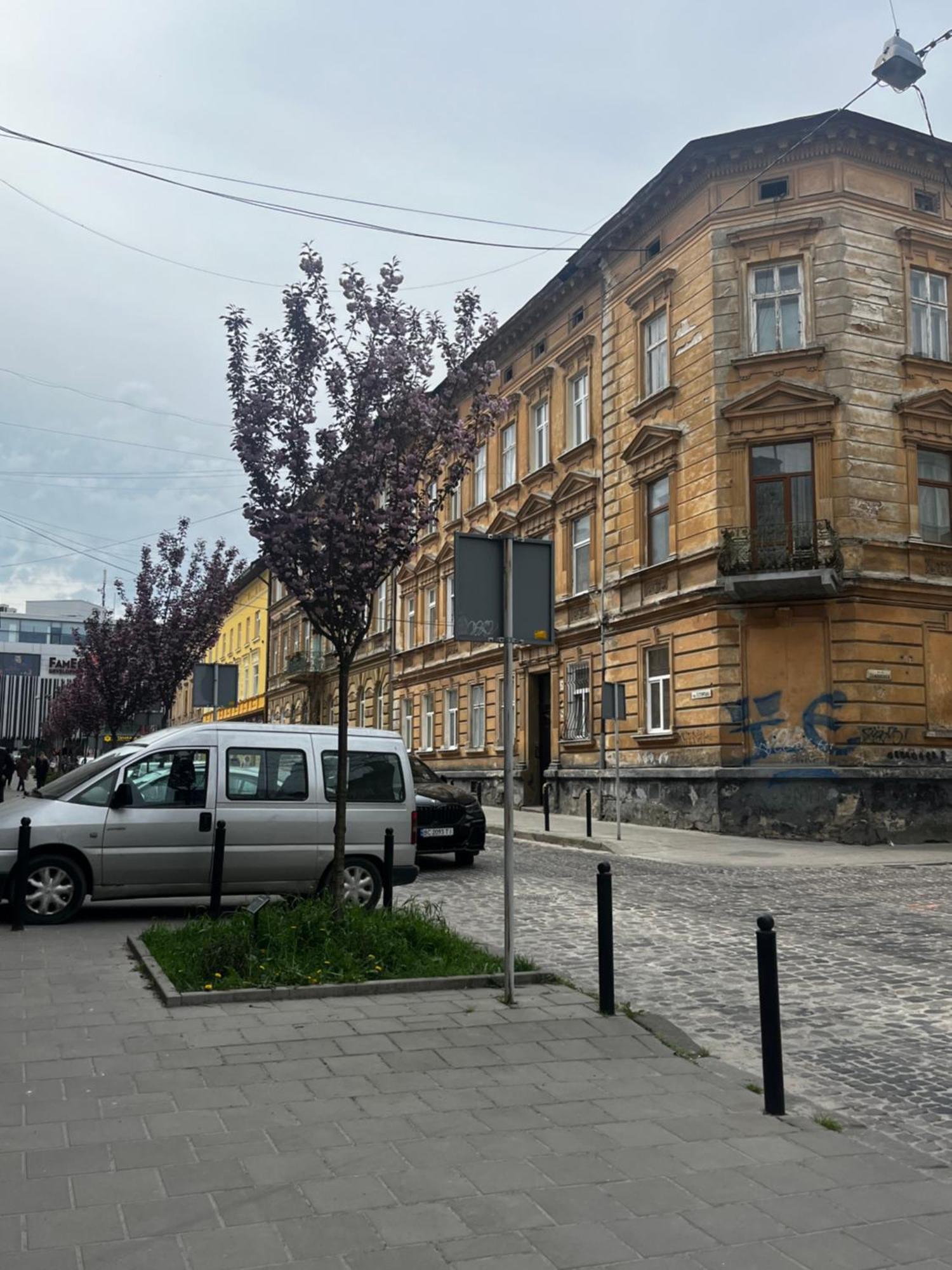 Iren Forum Apartment Lviv Exteriör bild