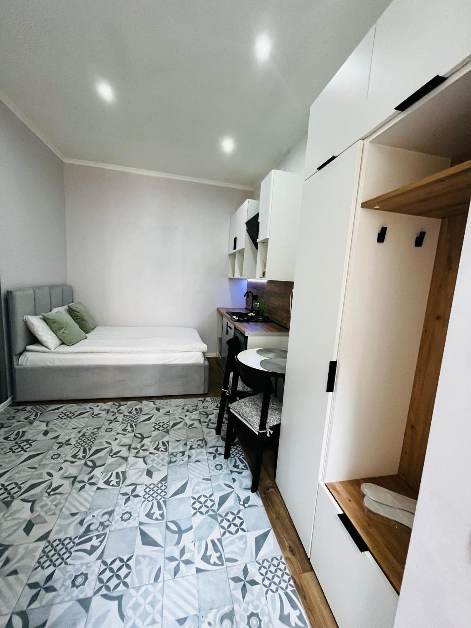Iren Forum Apartment Lviv Exteriör bild